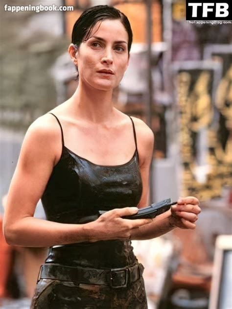 carrie-anne moss nude|Carrie.